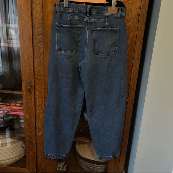 American Eagle AE Strigid Low-Rise Baggy Barrel Jean in Dark Shadow, Women’s - Picture 9 of 16